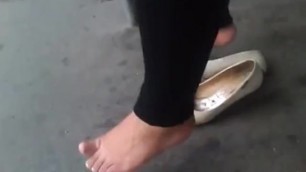 Candid Shoeplay on Bus Stop