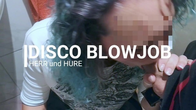 HERRundHURE - Blowjob sub am Party Klo Zeig was Sie Unterm Rock Hat