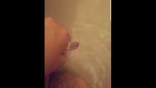 Using a Razor to Fuck my Ass in the Bathtub