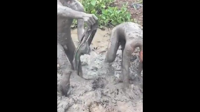 Mud Bath Naked Guys Wait Til The End PornHD360