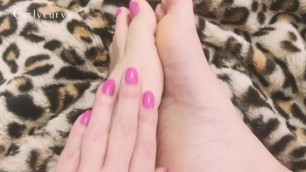 Dirty Talk, Feet, and Pussy Play with Carlycurvy!