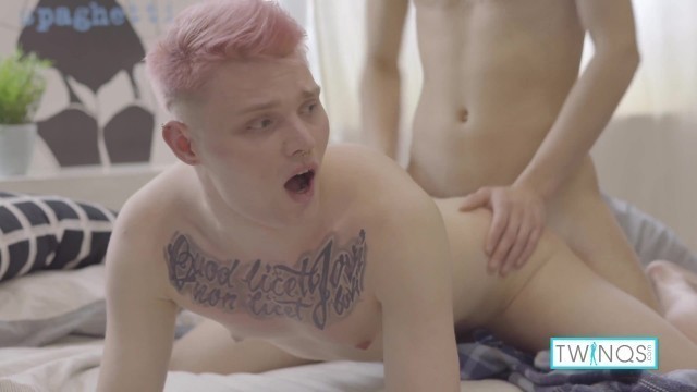 Horny Fuckboy Logan Takes Pink Haired Oliver's Booty To Spank And Fuck Hard
